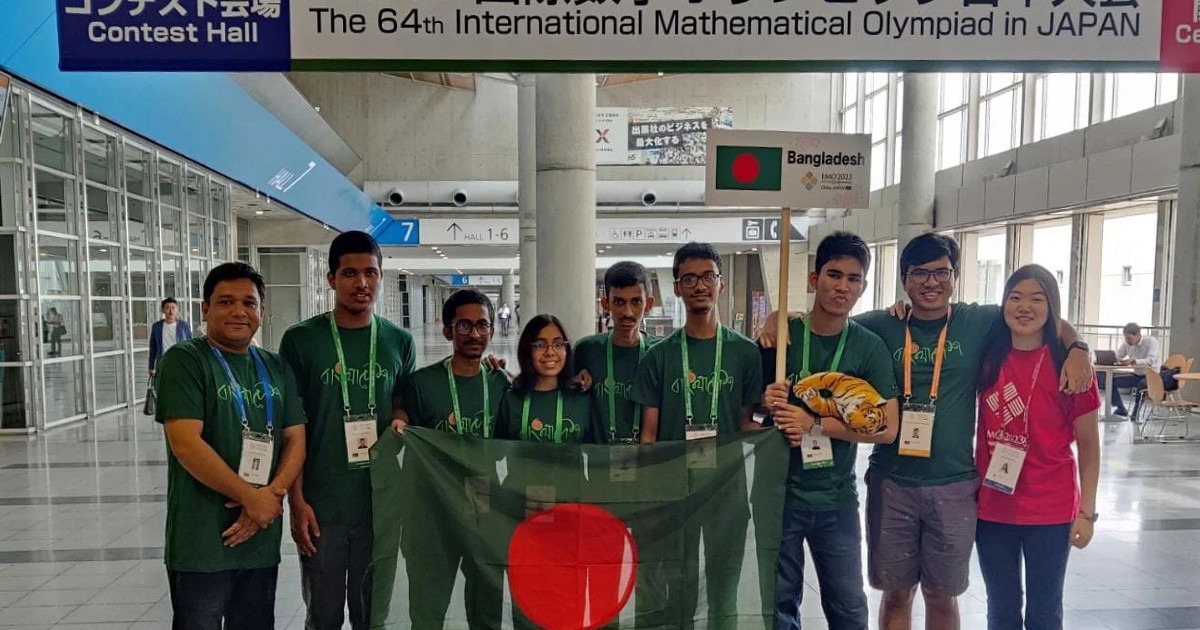 উত্তেজনা ও আগ্রহের রেশ নিয়ে শুরু হলো গণিতের পরীক্ষা