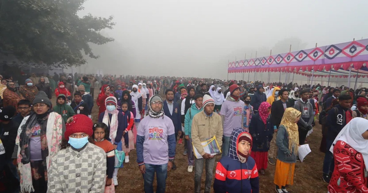 কুয়াশাচ্ছন্ন শীতের সকালে রংপুরে আঞ্চলিক গণিত উৎসব শুরু